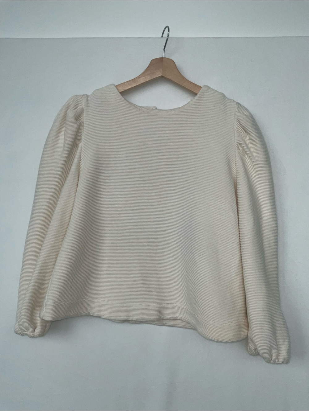 Buru Cream Puff-Sleeve Ribbed Blouse
